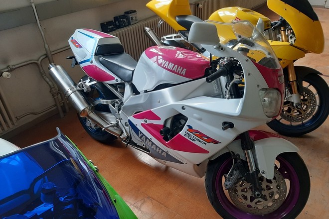 Yamaha YZF 750 R