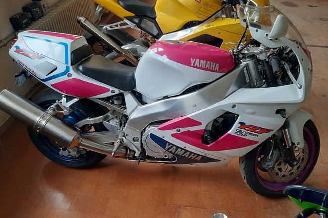 Yamaha YZF 750 R