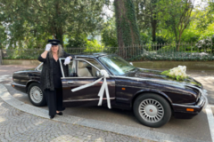 Renting out: Daimler Six 4.0 / Limousine
